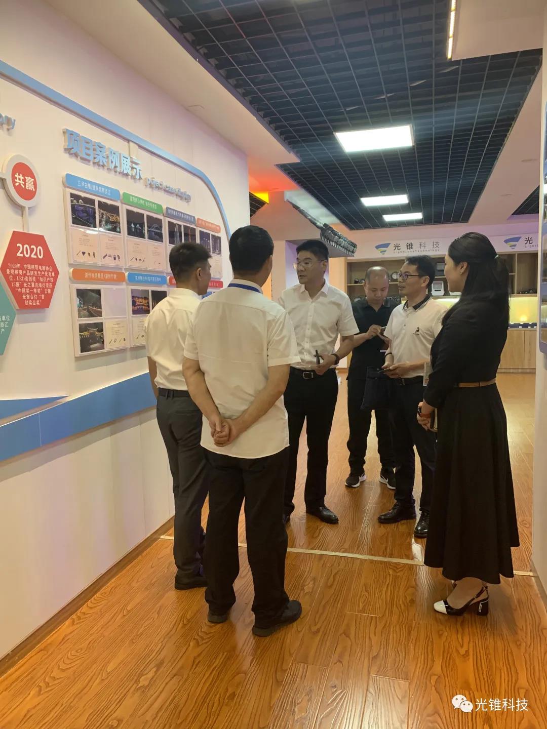 富陽區城投集團領導一行蒞臨我司開展考察調研工作